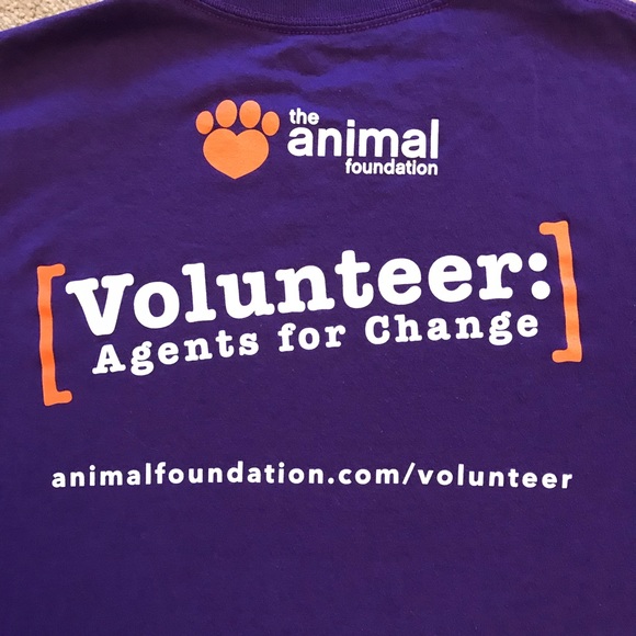 Animal Shelter Volunteer Graphic Tee Adult Size Large Purple Heart Paw Print - Picture 4 of 7